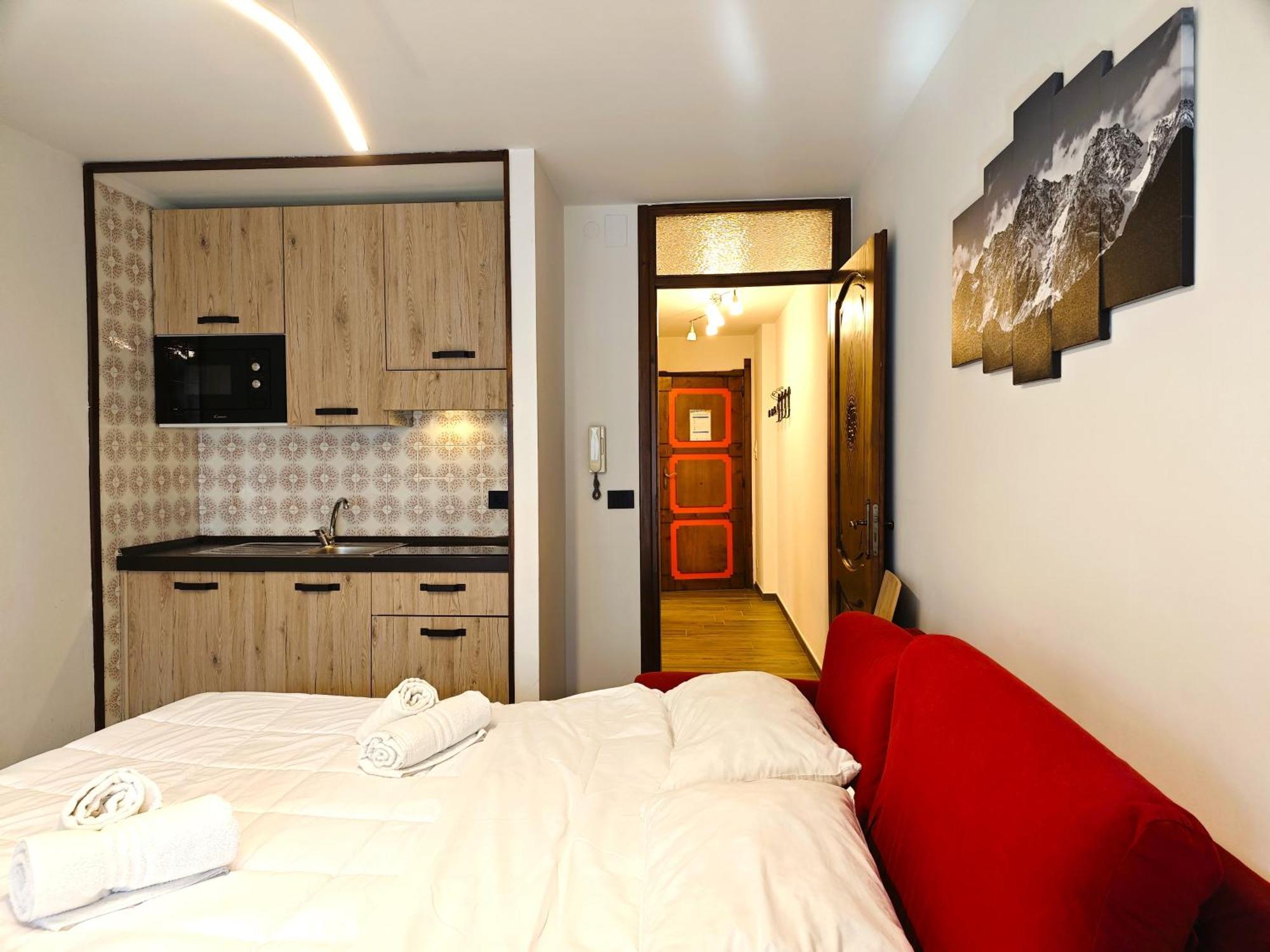 Hostdomus - City Center Apartment Colle Sestriere Exterior photo